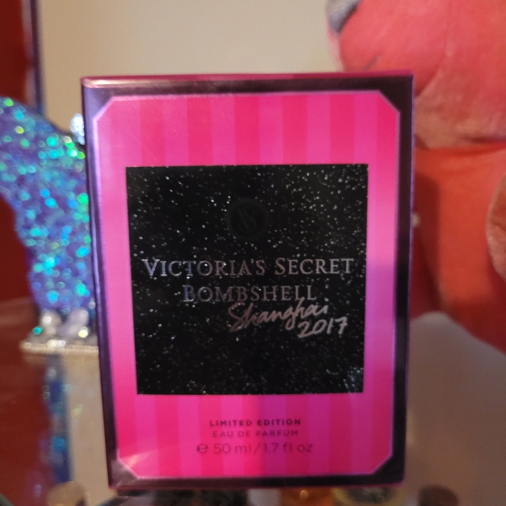 Victoria's secret Bombshell Shanghai 2017 limited edition 1.7 fl oz
